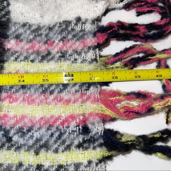 NEW Nordstrom Knit Green Plaid Scarf With Fringe - Picture 8 of 15